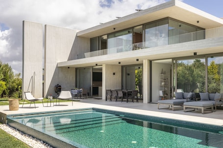 Villa | 6 bedrooms. Troia Design Villa by Cadenzalux