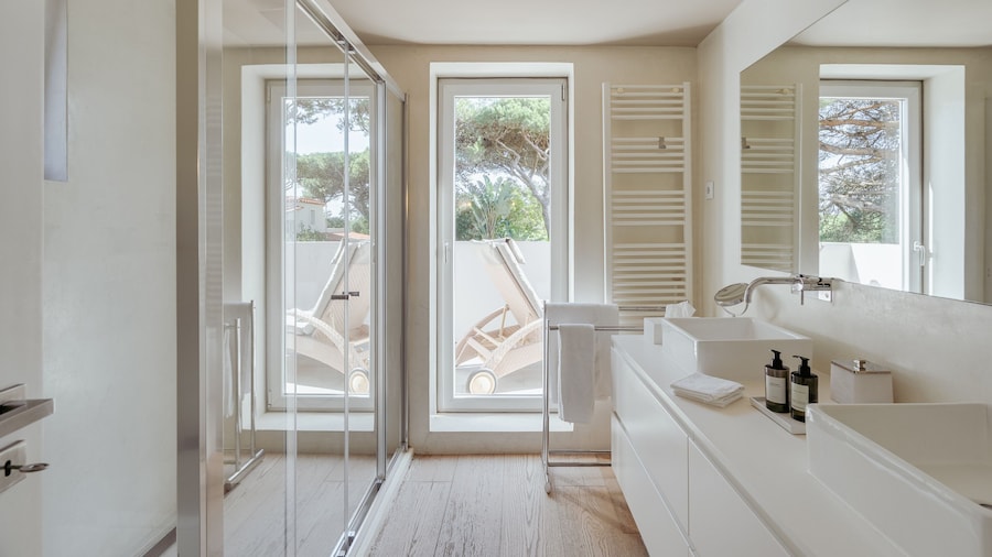 Light Villa by Cadenzalux