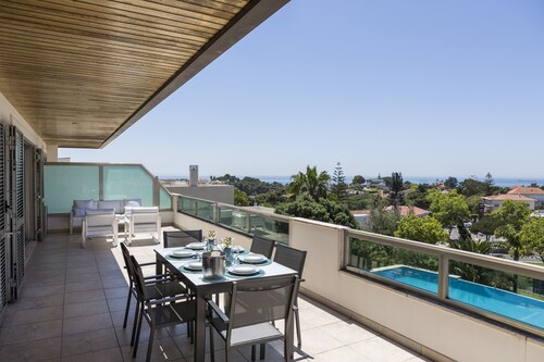 Estoril Queen s Apartment by Cadenzalux