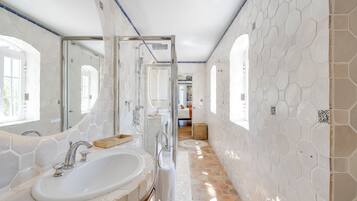 House | 5 bedrooms