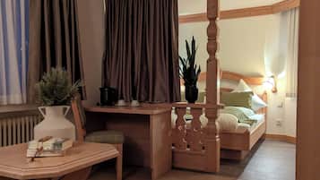 1 bedroom, in-room safe, desk, iron/ironing board