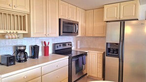 Fridge, microwave, stovetop, dishwasher