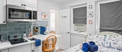 1 habitación, wifi y ropa de cama