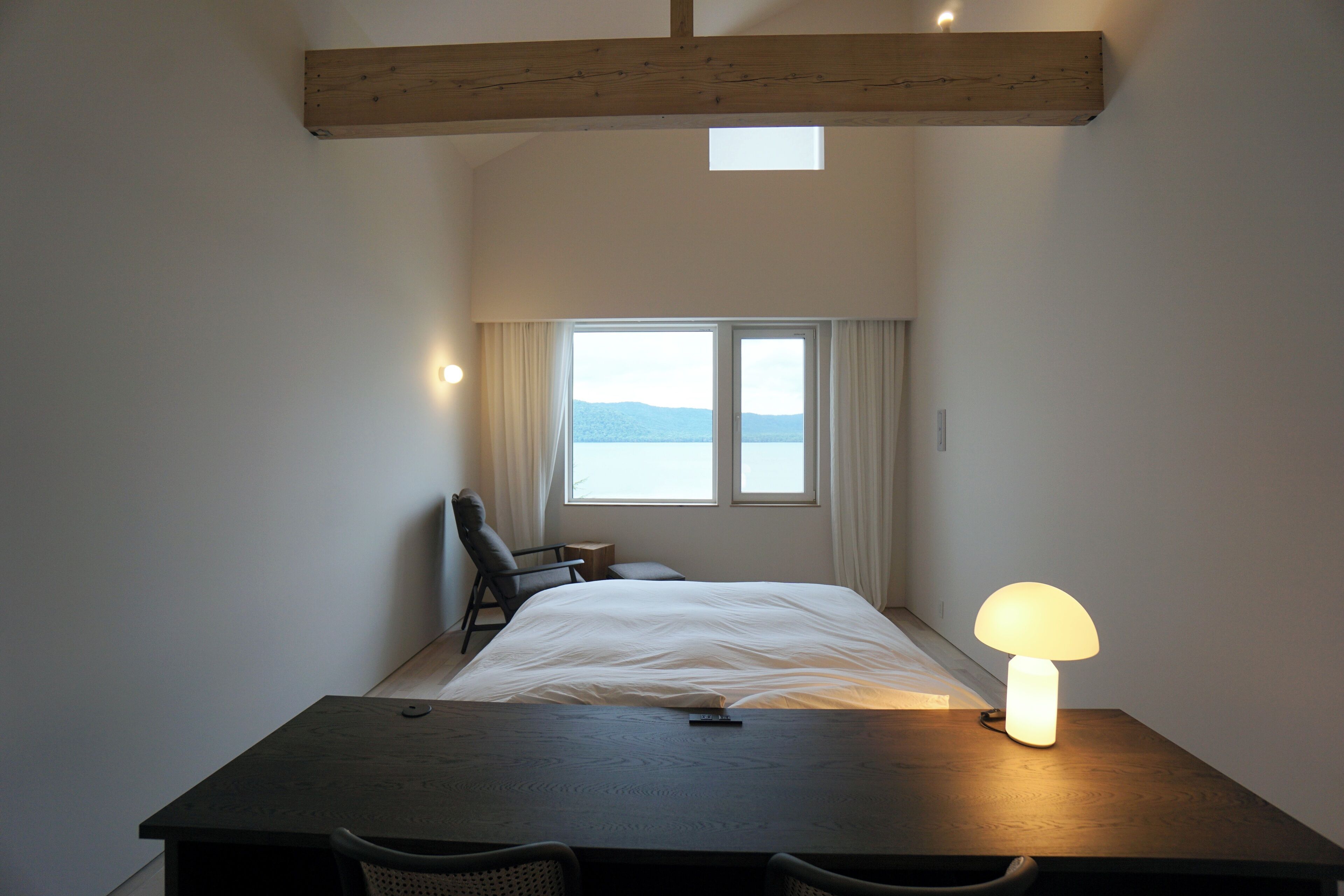 ลักซ์ชัวรี่วิลล่า, ริมทะเลสาบ | 2 ห้องนอน, ผ้านวมขนเป็ด, มินิบาร์, ห้องพักตกแต่งอย่างมีเอกลักษณ์