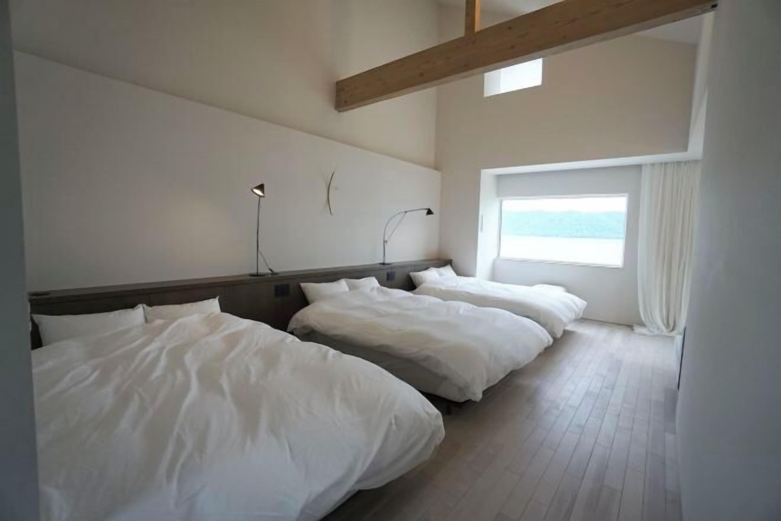 2 bedrooms, down duvets, minibar, individually decorated