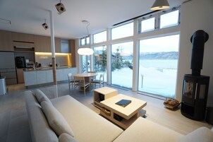 Vila standard, ao lado do lago | 2 quartos, edredons de pluma, frigobar, individualmente decorados