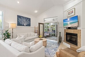 Smart-tv en een open haard