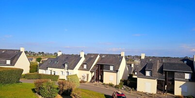 Bright apartment between port and beaches