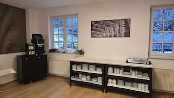 Dagelijks ontbijtbuffet (EUR 12.50 per persoon)