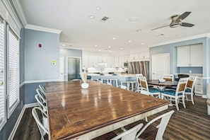 Dining - Rates Reduced-Diamblu-Oceanfront-Shared Pool-Game Room-4000 sqft (North Myrtle Beach)