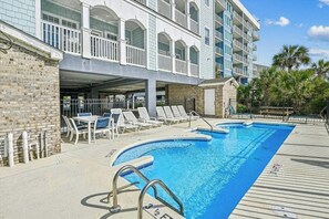 Outdoor pool - Rates Reduced-Diamblu-Oceanfront-Shared Pool-Game Room-4000 sqft (North Myrtle Beach)