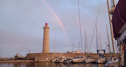 Large 3-cabin sailboat for a unique experience!