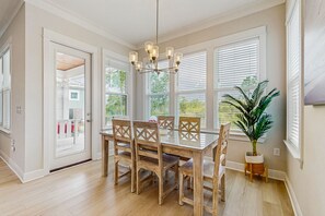 Dining - Coastal home with shared, zero entry pool, putting green, and WIFI (Orange Beach)