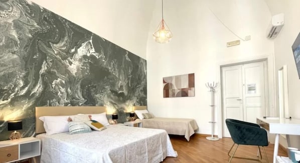 Triple Room | Desk, iron/ironing board, free WiFi - Barirooms Imbriani 15 (Bari)