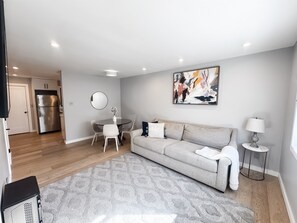 TV - Townhome 3 Blks from Boardwalk uC (Virginia Beach)