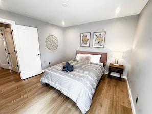 2 chambres, fer et planche à repasser, Wi-Fi, draps fournis
