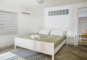 2 bedrooms, desk, iron/ironing board, travel crib
