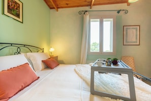 3 bedrooms, iron/ironing board, free WiFi, bed sheets - Villa Rachele first floor Private Pool (Porto Pinetto)