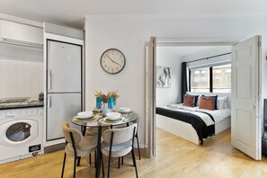 2 bedrooms, iron/ironing board, WiFi, bed sheets