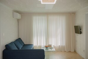 Living area - Wave House (Seoul)