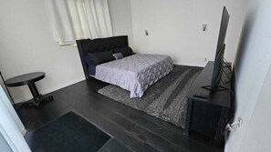 4 bedrooms, desk, iron/ironing board, travel crib