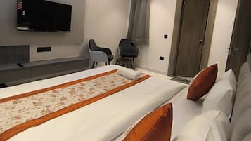 Deluxe Double Room | Desk, iron/ironing board, free WiFi