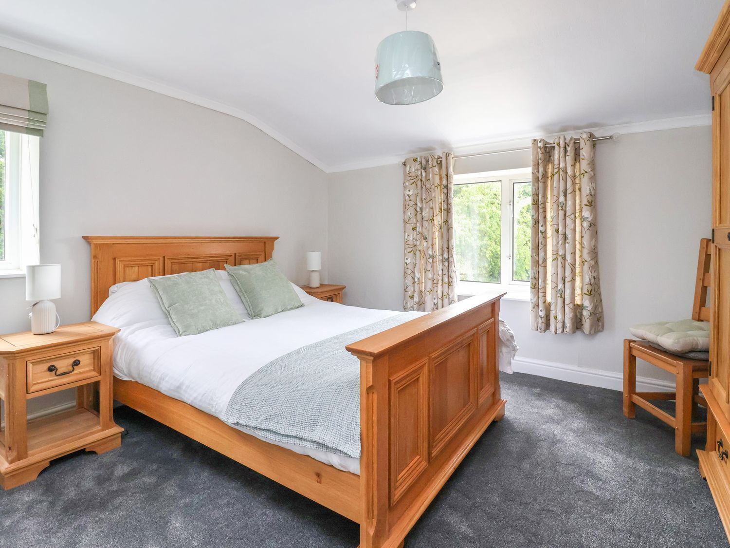 5 bedrooms, individually decorated, individually furnished, free WiFi