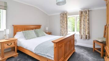 5 bedrooms, individually decorated, individually furnished, free WiFi