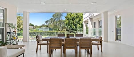 Outdoor dining
