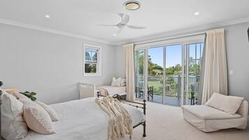 5 bedrooms, iron/ironing board, WiFi, bed sheets