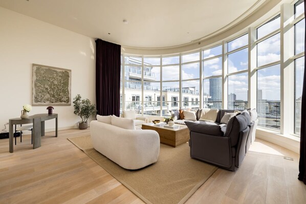 Apartment | 3 bedrooms - The Thames View - Stunning 3bdr Apartment With Terrace (London)