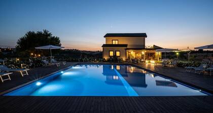 Vacations between the sea and olive trees