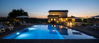 Vacations between the sea and olive trees