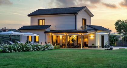 Vacations between the sea and olive trees