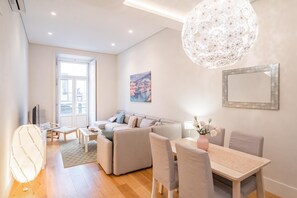 Smart TV - Basil Blue Apartment, Baixa, Lisbon (Lisboa)