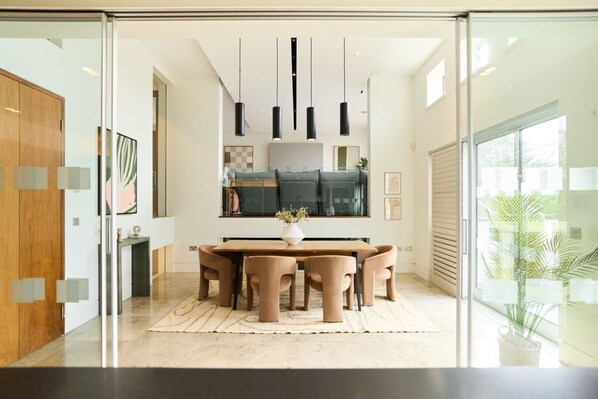 Rumah (5 Bedrooms) | Eksterior