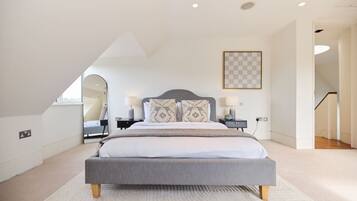 Rumah (5 Bedrooms) | Eksterior