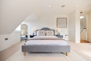 House (5 Bedrooms) | Exterior - The Hampstead Garden Hideaway - 5bdr Home With Pool and Garden (London)