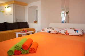 1 bedroom, iron/ironing board, free WiFi, bed sheets