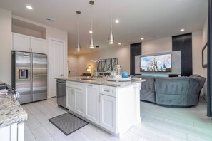 Interior - NEW 5-Suite Escape – 5 Min to Disney (Kissimmee)