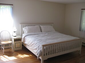 4 bedrooms, desk, free WiFi, wheelchair access