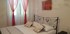 1 bedroom, iron/ironing board, WiFi, bed sheets - Center & parking - Sweet apartment Dado (Split)