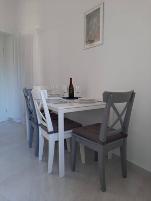 Dining - L&S Bacvice apartment (Split)