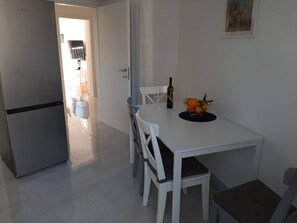 Dining - L&S Bacvice apartment (Split)