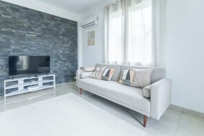 TV - 3room apartment in Allauch - Quiet garden - Cocon d'Allauch (Allauch)