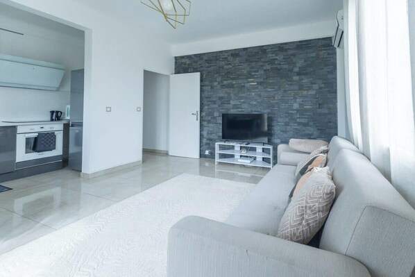 TV - 3room apartment in Allauch - Quiet garden - Cocon d'Allauch (Allauch)