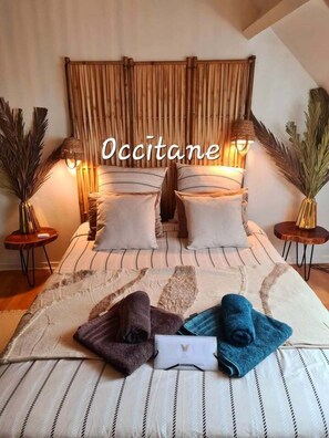Phòng phong cách cổ điển, không hút thuốc, hồ bơi riêng | Bàn, bàn ủi/dụng cụ ủi quần áo, giường gấp/giường phụ (phụ phí) 