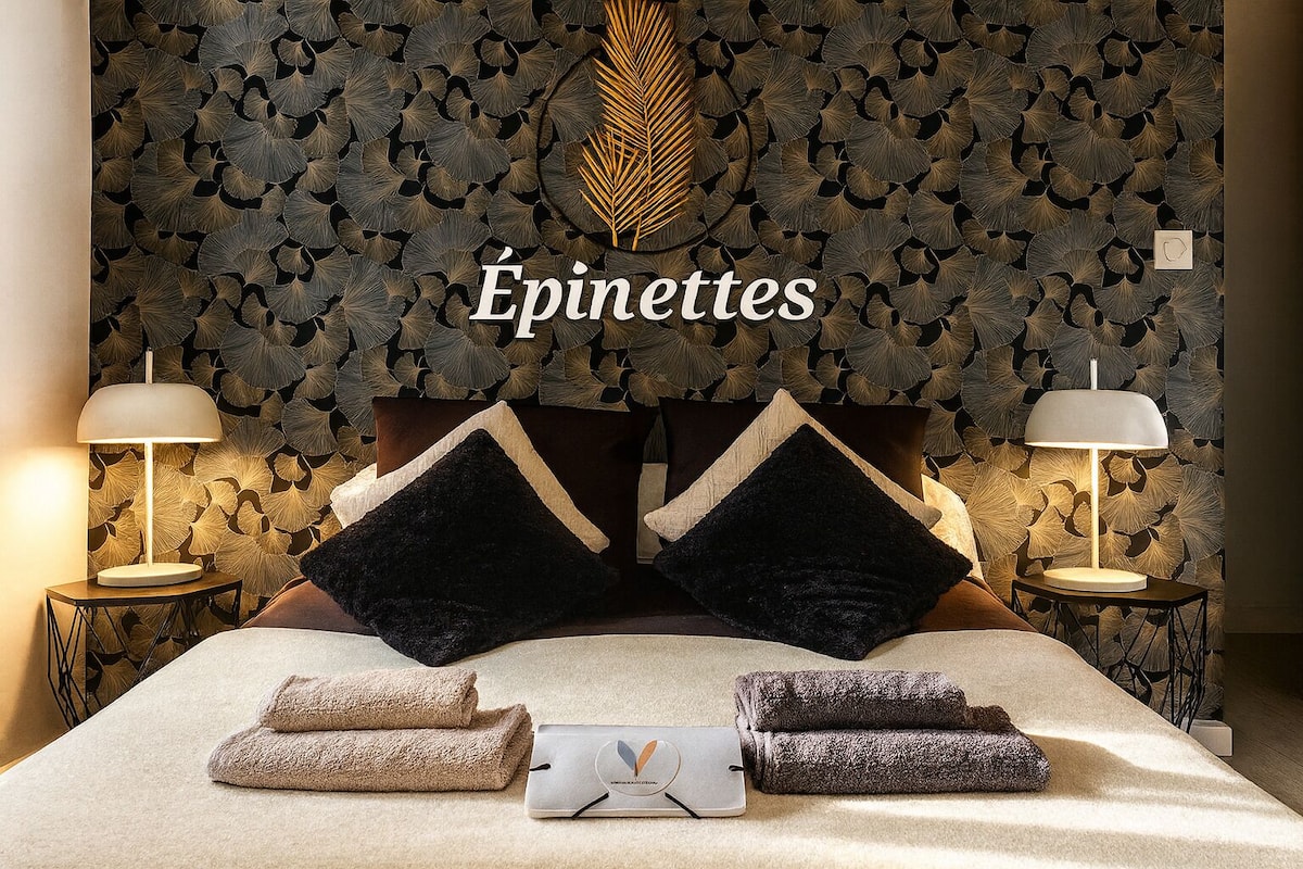 Escriptori, planxa i posts de planxar i llits addicionals