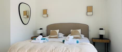 5 bedrooms, iron/ironing board, free WiFi, bed sheets