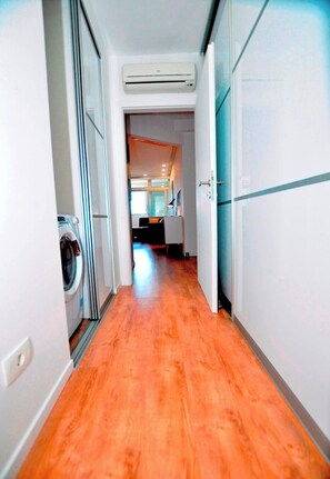 Interior - New and Sunny apartment 5min from beach Trstenik (Split)